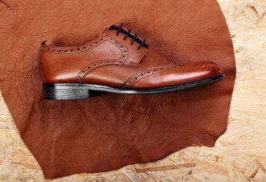Deri adet deri brogues ayakkabıları. Ey kunduracı iş tablosu. Kopya alanı