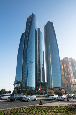 ABU DHABI, BİRLİK ARAB EMIRATES - 4 Aralık 2016: Ebu Dabi Etihad Kuleleri. Etihad Kuleleri, BAE 'nin başkenti Abu Dabi' de beş kulesi olan bir bina kompleksinin adıdır..