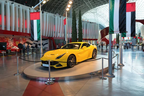 ABU DHABI, UNITED ARAB EMIRATES - DECEMBER 5, 2016: Ferrari World at Yas Island in Abu Dhabi. Ferrari World is the largest indoor amusement park in the world. — Stock Photo, Image