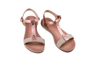 Beyaz arka plan üzerinde izole kadın sandalet çifti.