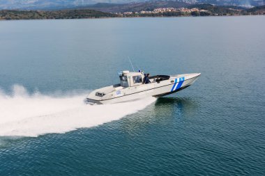 Igoumenitsa, Yunanistan - 3 Şubat 2017: Devriye Igoumenitsa port yakınındaki bir Yunan Sahil Güvenlik gemisi.