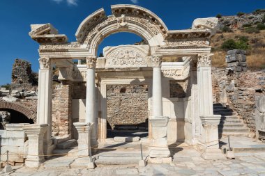Efes 'teki Hadrian Tapınağı antik kenti, Selcuk, Türkiye.
