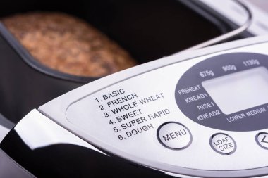 Yakın çekim görünümü elektrikli ekmek Maker dijital görüntüleme.