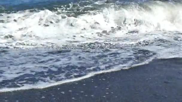 Закри Хвиль Березі Морській Піні Греція Острові Санторіні Perissa Пляж — стокове відео