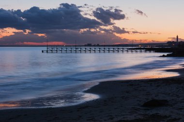 Deniz günbatımı Ravda village, Bulgaristan yakınındaki Karadeniz sahilinde.