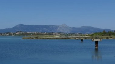 Corfu Island, Yunanistan Hava alanında iniş Modern yolcu uçak.