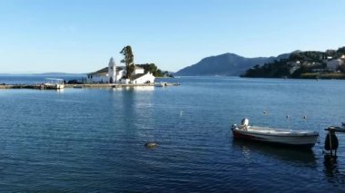 Güzel Vigla hill bölgesinde Corfu Island Vlacherna Manastırı ve Pontikonissi ada. Mouse Adası, Greecee.