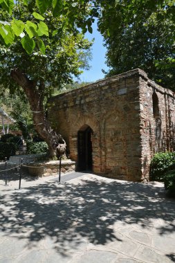 Meryem 'in Evi (Meryemana), İsa' nın annesinin Selcuk, Efes, Türkiye 'deki son evi olduğuna inanılıyor..