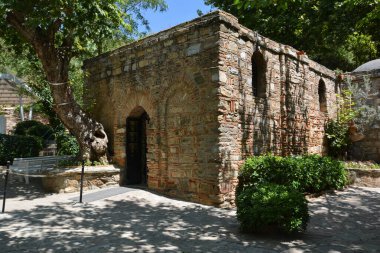 Meryem 'in Evi (Meryemana), İsa' nın annesinin Selcuk, Efes, Türkiye 'deki son evi olduğuna inanılıyor..