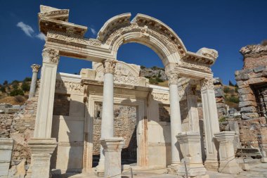 Efes 'teki Hadrian Tapınağı antik kenti, Selcuk, Türkiye.
