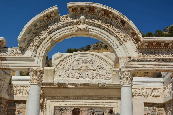 Templo Adriano Éfeso Cidade Antiga Selcuk Turquia — Fotografia de Stock