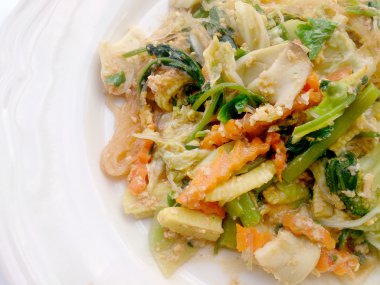 Suki et suları, olmadan plaka üzerinde sukiyaki yağda kızarmış karışık sebze ve tofu karıştırın. Vejetaryen yiyecekler, sağlıklı gıda