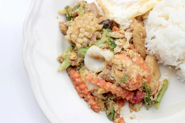 Stir-goreng Soft-shelled seafood in kari powder & Thai jasmine rice — Stok Foto