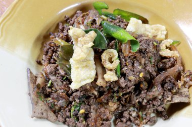 Baharatlı kızarmış kıyılmış domuz salata, Tay baharatlı karaciğer salata, Kuzey Tayland Gıda