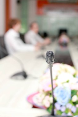 Görüntü arka plan konferans salonunun mikrofon yumuşak odak / Seminer Toplantı Oda ticari etkinlik / eğitim akademik sınıf eğitim kursu: hoparlör / üniversite sınıf oda öğretmenin mikrofon