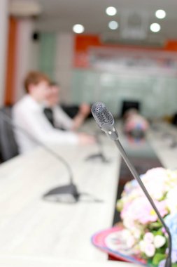 Görüntü arka plan konferans salonunun mikrofon yumuşak odak / Seminer Toplantı Oda ticari etkinlik / eğitim akademik sınıf eğitim kursu: hoparlör / üniversite sınıf oda öğretmenin mikrofon