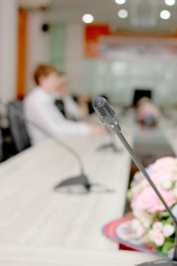 Görüntü arka plan konferans salonunun mikrofon yumuşak odak / Seminer Toplantı Oda ticari etkinlik / eğitim akademik sınıf eğitim kursu: hoparlör / üniversite sınıf oda öğretmenin mikrofon