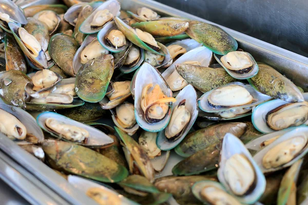 Moules Marinieres 화이트 소스와 레스토랑 지중해 해산물 — 스톡 사진