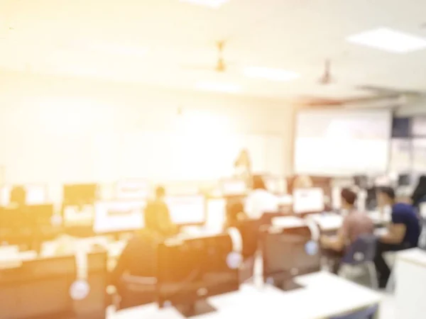 Imagen Borrosa Del Grupo Aprendizaje Los Estudiantes Aula Estudio Taller —  Fotos de Stock