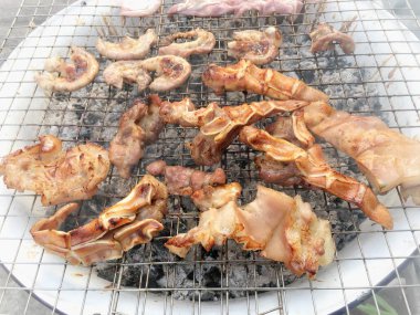 Kızarmış et, Tayland usulü geleneksel yemek. Yakın çekim.