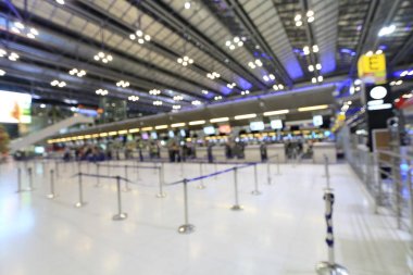 İnsanların Havaalanı salonunda bulanık görüntü 