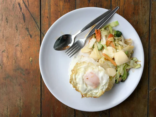 Mezcla Las Verduras Fritas Con Tofu Huevo Frito Con Arroz — Foto de Stock