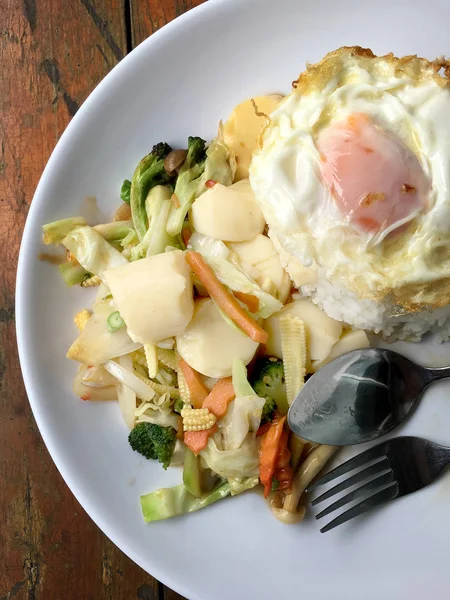 Verdure Miste Fritto Con Tofu Uovo Fritto Con Riso Piatto — Foto Stock