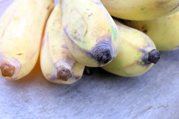 Bio Bananen Auf Bananenblatt Auf Dem Bauernhof Abends Freien — Stockfoto
