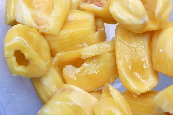Pezzo di frutta gialla dolce Jackfruit, frutta tropicale . — Foto Stock