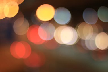 Gece şehir ışıkları. Renkli bulanık arka plan 