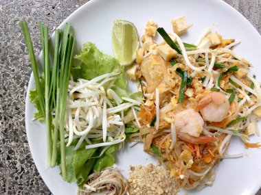 Kızarmış şehriye Tay tarzı ile karides, karides Keçe Tay ile Stir fry erişte, Tay tarzı, geleneksel gıda şehriye.