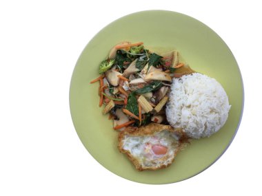 Kızarmış uskumru sebze ve Yapıştır ile sos, yumurta kızarmış. Tayland Gıda