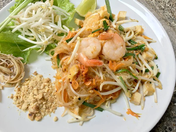 Fideos Fritos Estilo Tailandés Con Gambas Fideos Fritos Con Camarones — Foto de Stock