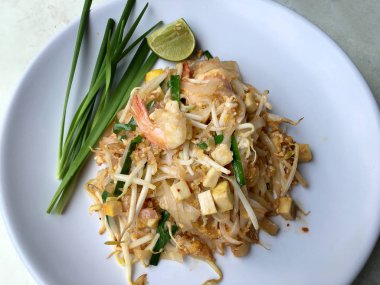Yastık tavada kızartılmış Tay, Pirinç Noodle ile karides. Tayland'ın ulusal ana yemek biri. Tayland popüler gıda.