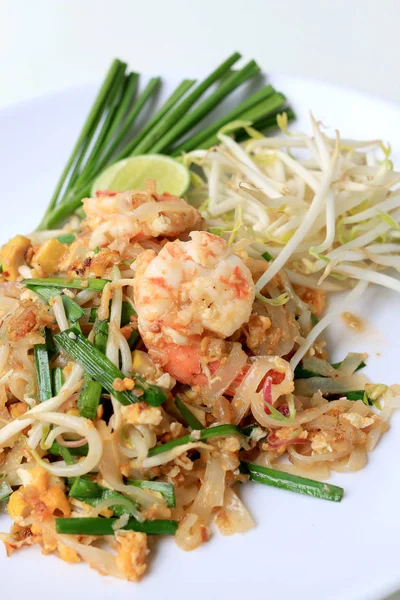 Thailändsk Mat Pad Thai Stir Fry Nudlar Med Räkor Vit — Stockfoto