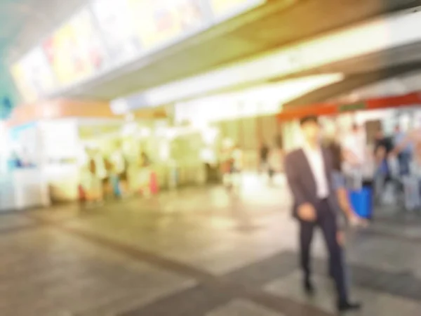 Wazig Beeld Van Mensen Trein Stationshal Wachten Trein — Stockfoto