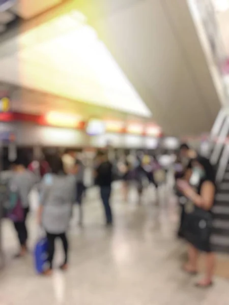 Immagine Sfocata Delle Persone Nella Hall Dell Aeroporto — Foto Stock