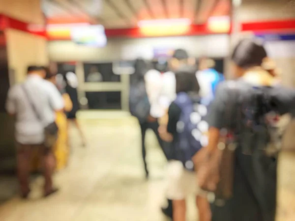 Розмиті Люди Залізничній Станції Чекають Поїзд Концепція Подорожей — стокове фото