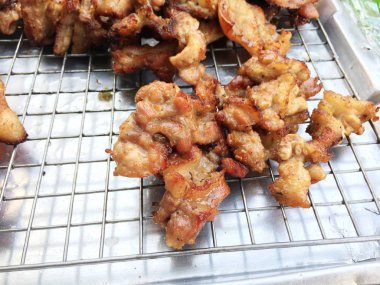 Kızarmış et, Tayland usulü geleneksel yemekler.