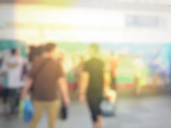 Verschwommene Geschäftige Menschen Flughafenhalle — Stockfoto