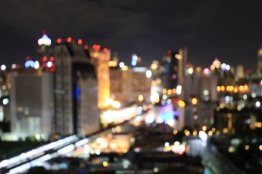Soyut bokeh gece şehir trafiğinin bulanık arka plan. Bangkok Expressway Tayland.