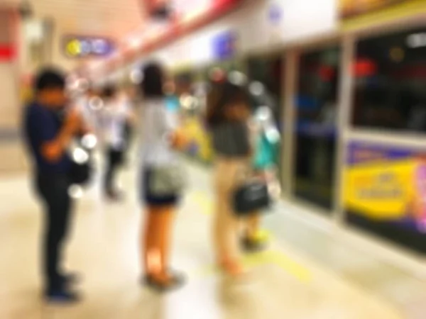 Gente Borrosa Estación Tren Esperando Tren Concepto Viaje — Foto de Stock