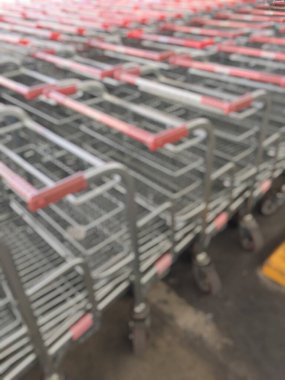Alışveriş arabalarını yakın çekim 