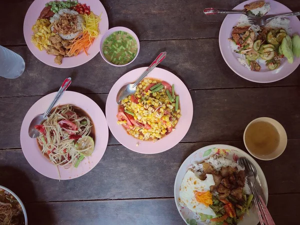 Thailändisches Essen Auf Holztisch Thai Stil Essen Blick Von Oben — Stockfoto