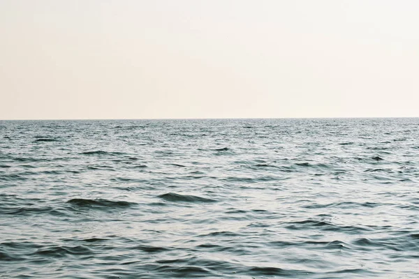 Vreedzame zomer zee landschap — Stockfoto