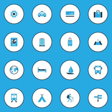 Yolculuk renkli simgeler kümesi. Yön tabelası, banka kartı, güneş ve diğer öğeleri koleksiyonu. Ayrıca tabelasını, Bagaj, valiz gibi simgeler içerir.