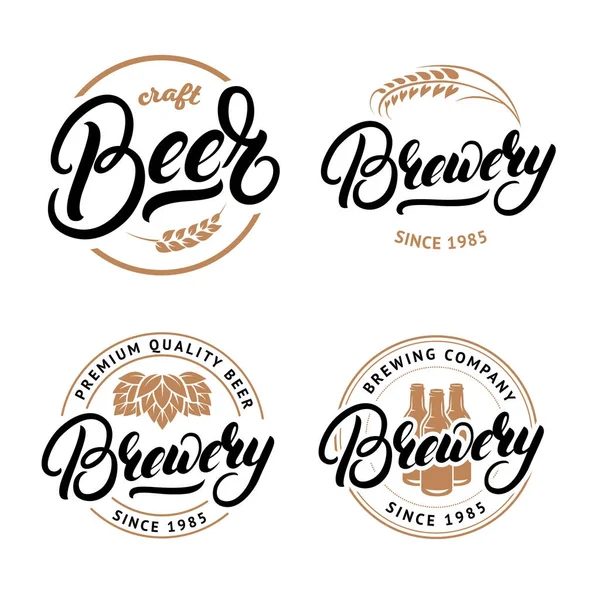 Sada piva a pivovar rukopisné písmo logo, popisek, odznak, symbol pro pivnice, bar, pivovarnické společnosti. — Stockový vektor