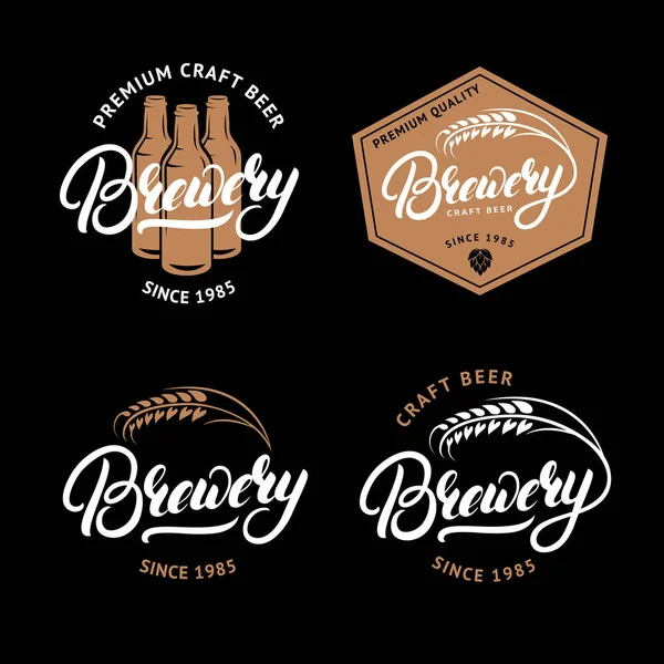 醸造所手書きレタリング ロゴ、ラベル、バッジ、バー、ブルーイング ・ カンパニーのビール ハウスのエンブレムのセット. — ストックベクタ