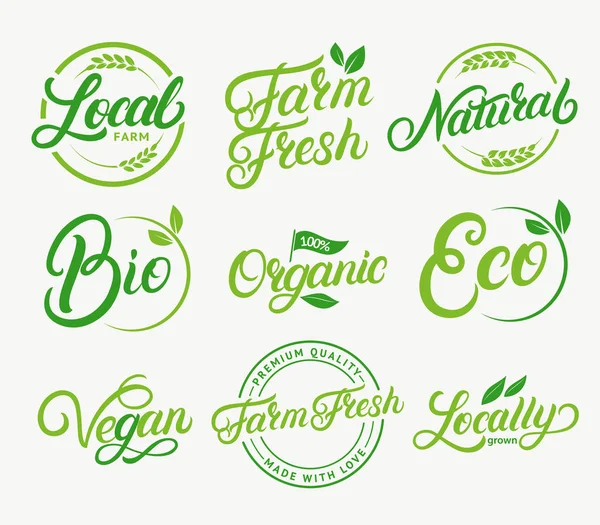 Uppsättning av ekologiska, lokala gård, gård färska, naturprodukt, bio, vegan handskrivna bokstäver etiketter, märken, logotyper, emblem. — Stock vektor