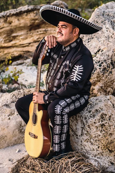 Muzikant aan de kust. Mexicaanse — Stockfoto